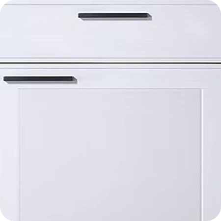 White framed kitchen front